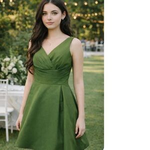 David's Bridal Elegant Green V-Neck Dress
